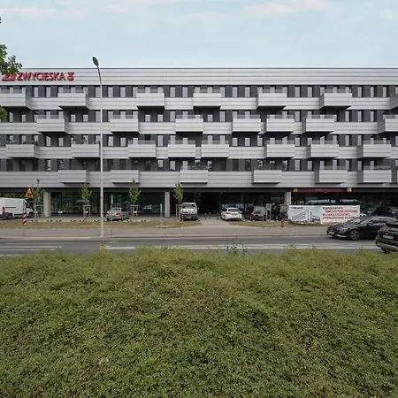 Zwycieska Z Klimatyzacja, Free Garage By Renters * Вроцлав