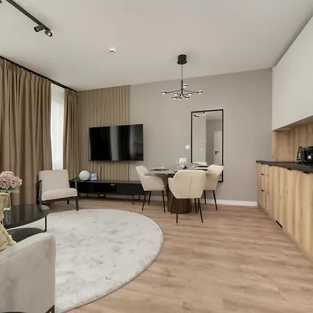 Zwycieska Z Klimatyzacja, Free Garage By Renters *