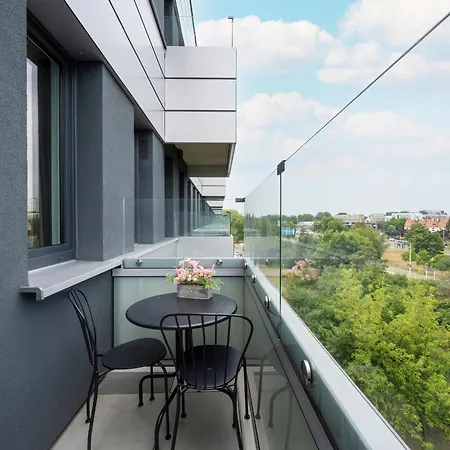 Zwycieska Z Klimatyzacja, Free Garage By Renters Wroclaw