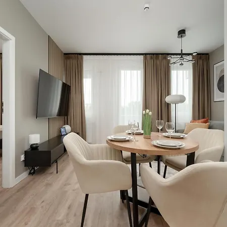 Zwycieska Z Klimatyzacja, Free Garage By Renters Wroclaw