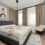 Zwycieska Z Klimatyzacja, Free Garage By Renters Apartamento *