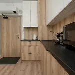 Zwycieska Z Klimatyzacja, Free Garage By Renters * Wrocław