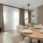 Zwycieska Z Klimatyzacja, Free Garage By Renters Apartamento Wrocław