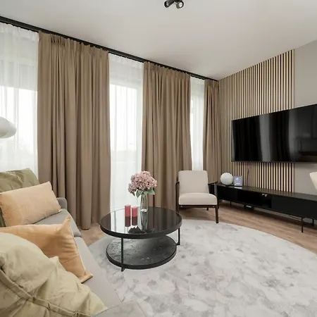 Zwycieska Z Klimatyzacja, Free Garage By Renters Apartamento *