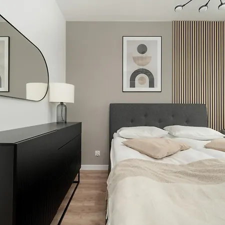 Zwycieska Z Klimatyzacja, Free Garage By Renters Apartamento Breslavia