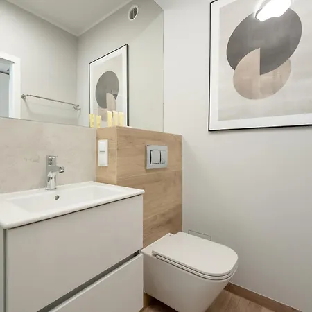 Zwycieska Z Klimatyzacja, Free Garage By Renters Apartment Wroclaw